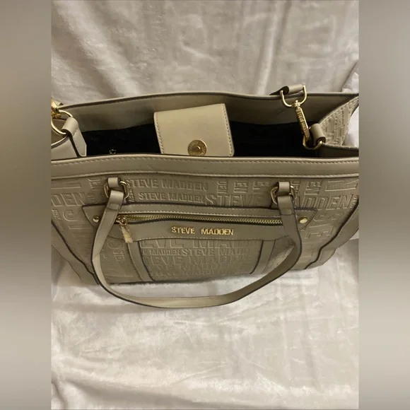 Steve Madden Women's Crossbody Bag - Picture 5 of 7